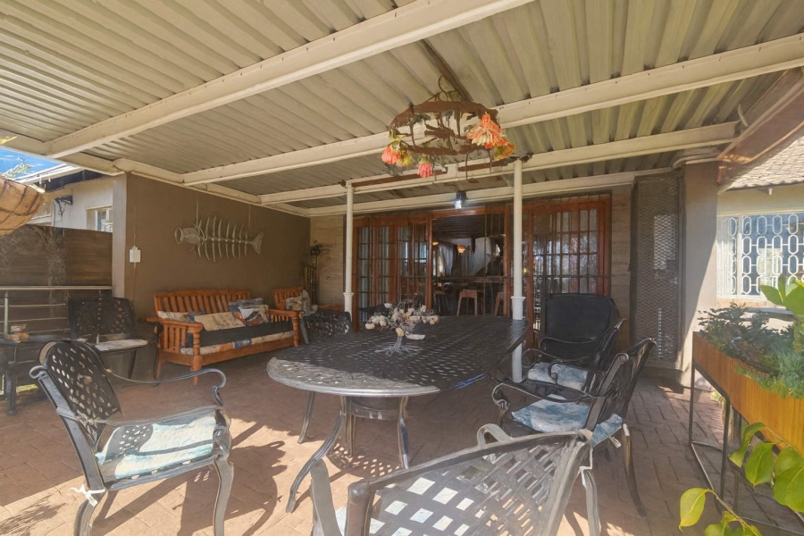 5 Bedroom Property for Sale in Ladybrand Free State